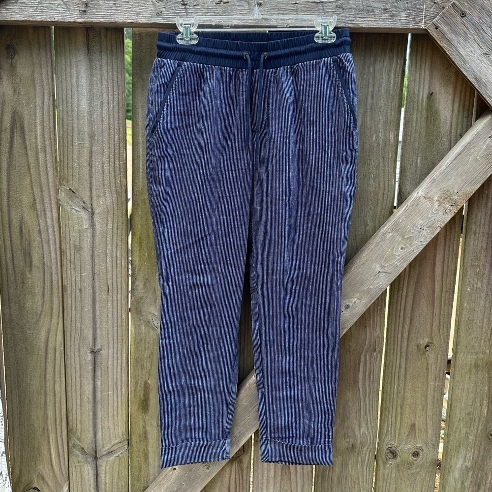 Athleta 100% Linen Striped Bali Relaxed Fit Jogger Ankle Pants in Navy White - Picture 2 of 11